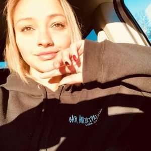 Meet your Posher, Becca